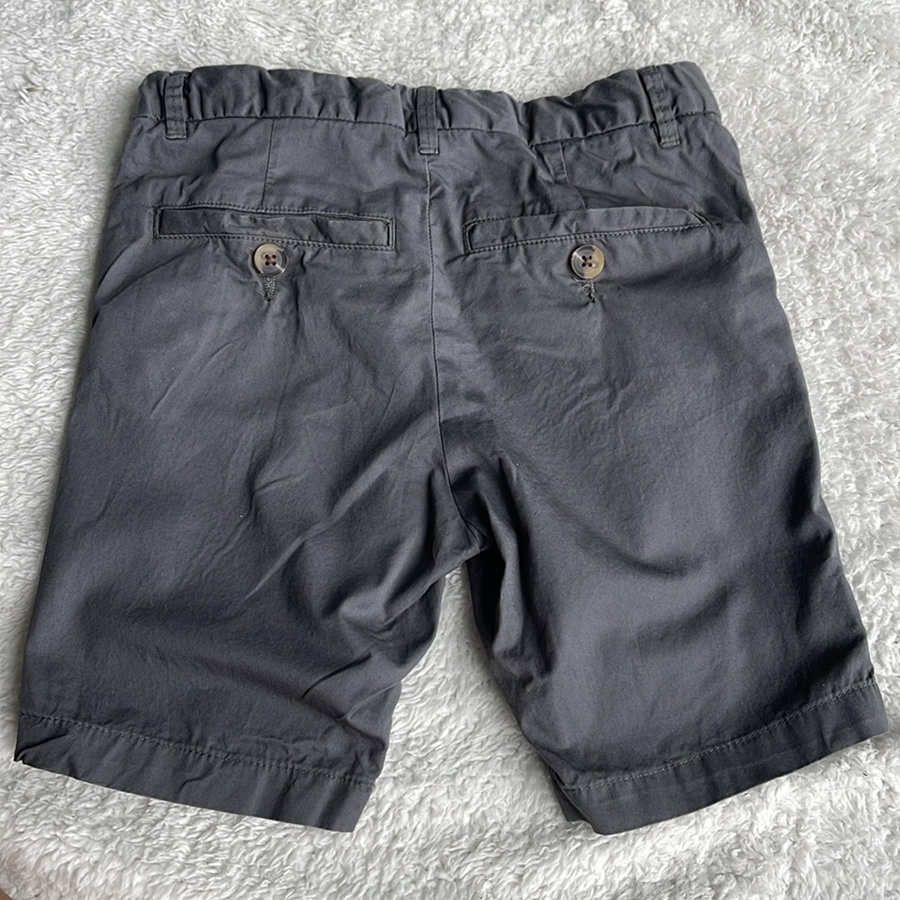 H&M Shorts - Picture 2 of 4